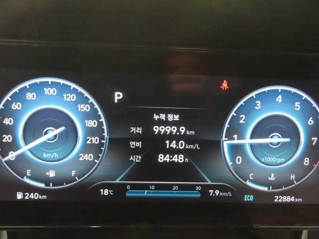 HYUNDAI Avante - Vista 8
