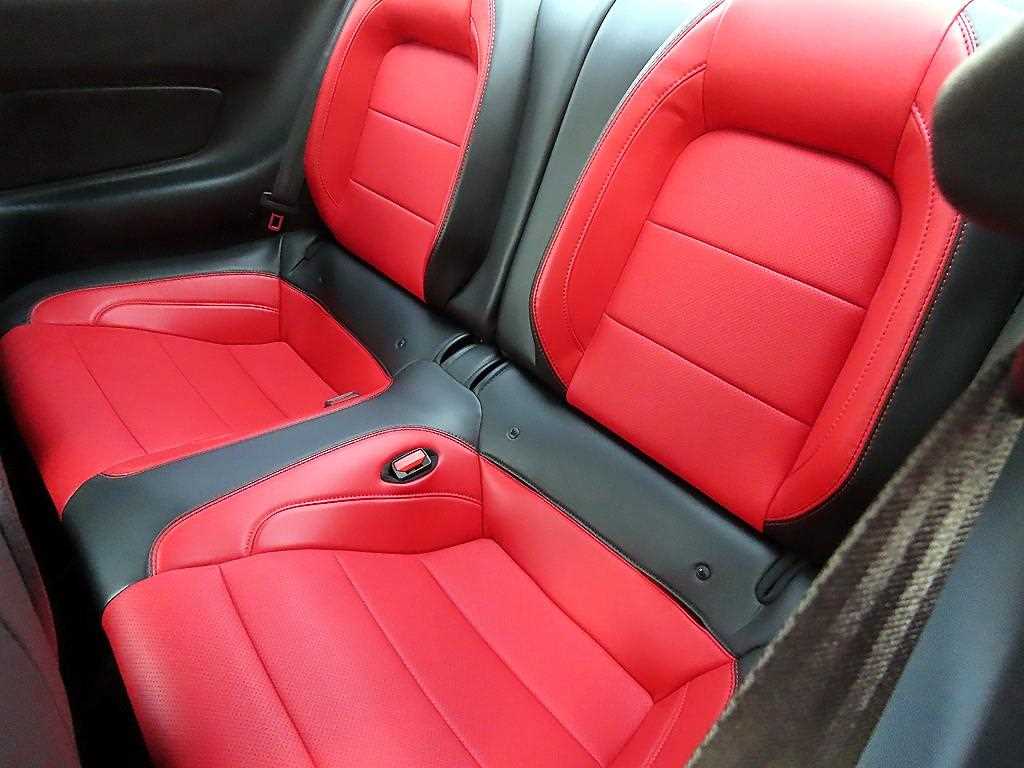 Ford Mustang - Vista 6