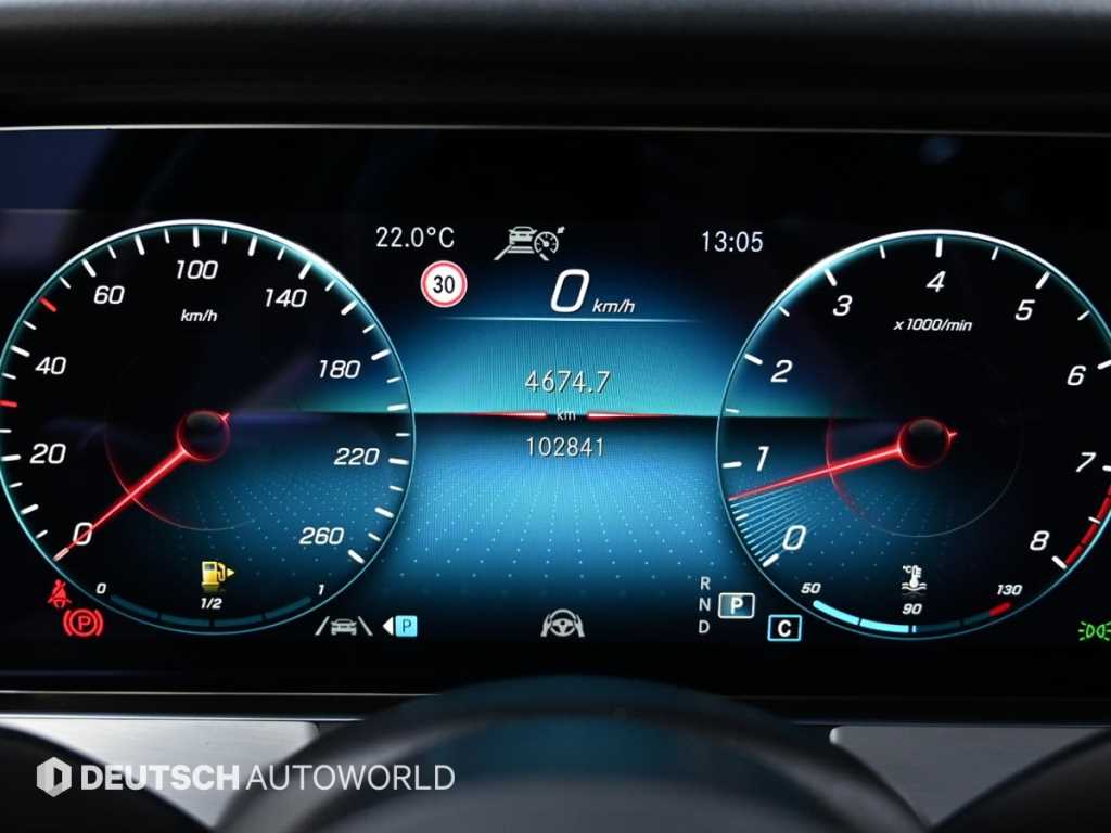 Mercedes Benz E class - Vista 8