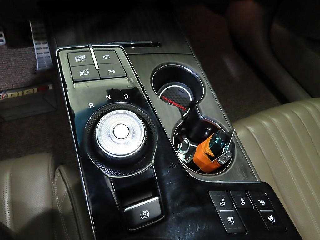 KIA K8 - Vista 12