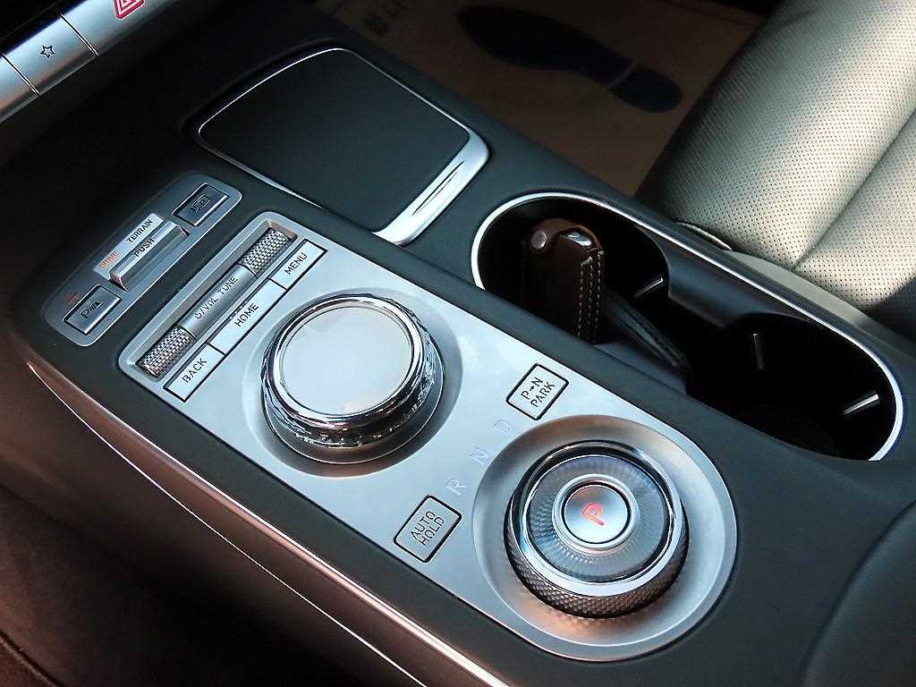 Genesis GV70 - Vista 11