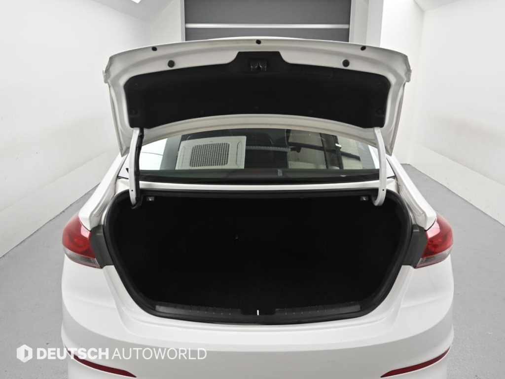 HYUNDAI Avante 2016 Blanco - Importación desde Corea - HF Imports Iquique - Foto 19