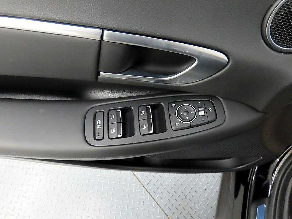 HYUNDAI Sonata - Vista 11