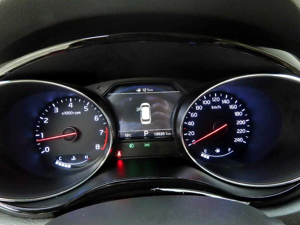 KIA Carnival - Vista 5
