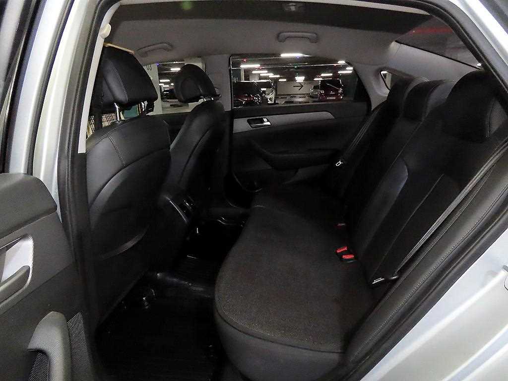 HYUNDAI Sonata - Vista 7