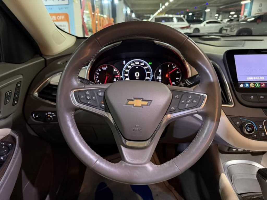 Chevrolet Malibu - Vista 8