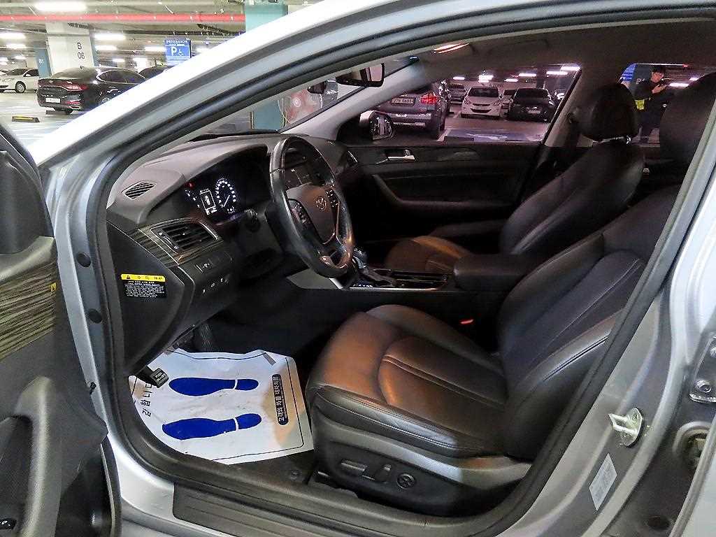 HYUNDAI Sonata - Vista 3