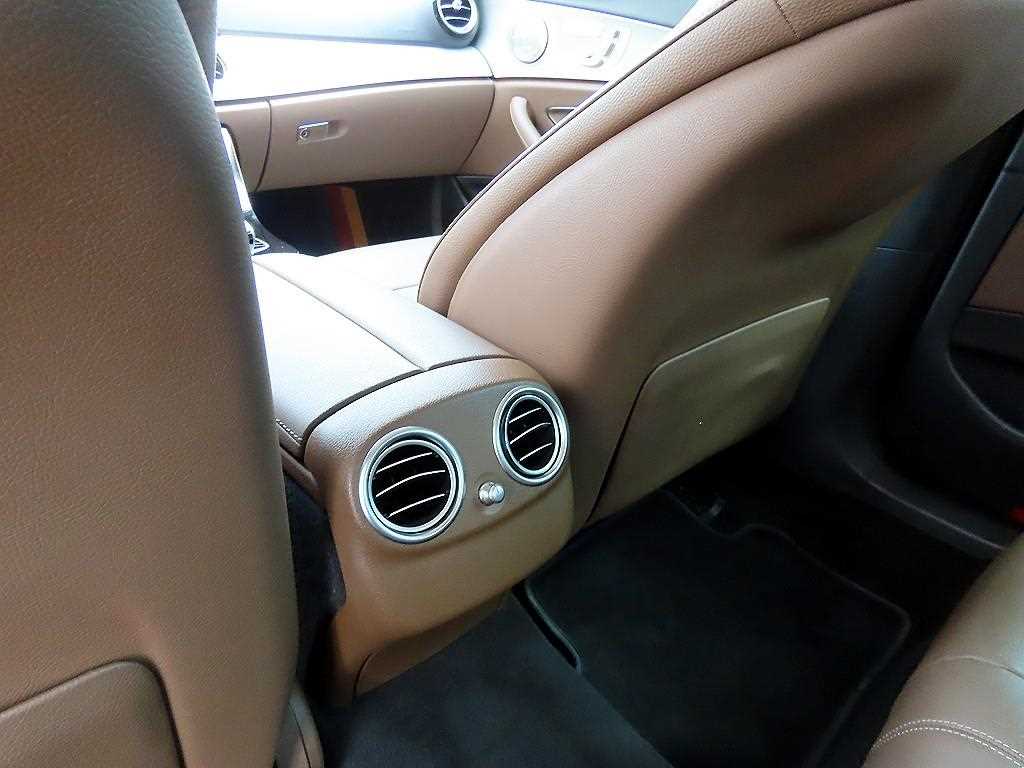 Mercedes Benz E class 2018 Gris - Importación desde Corea - HF Imports Iquique - Foto 16
