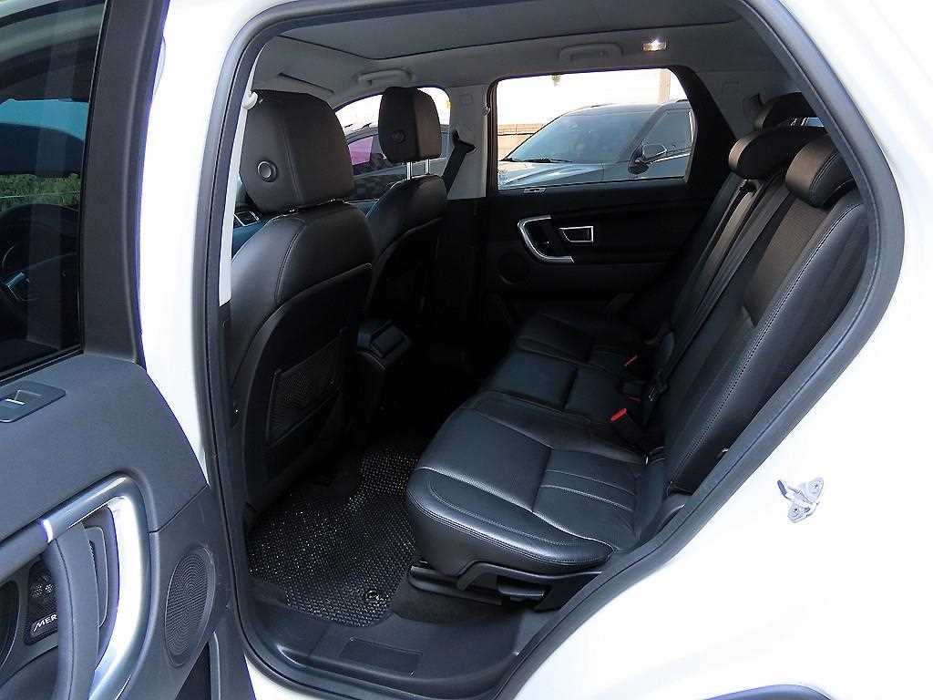 Land Rover Discovery Sports - Vista 6