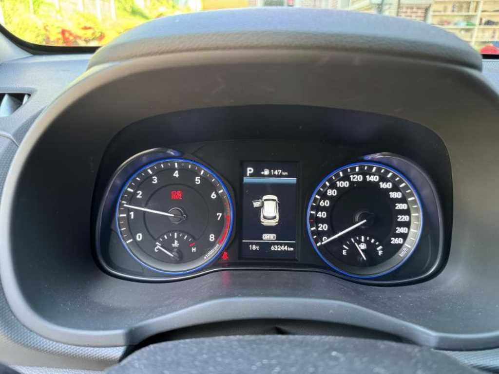 HYUNDAI Kona - Vista 5