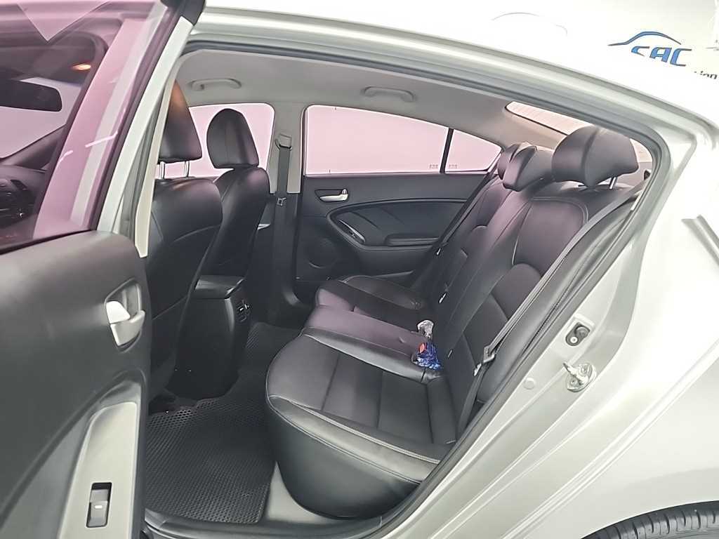 KIA K3 - Vista 12