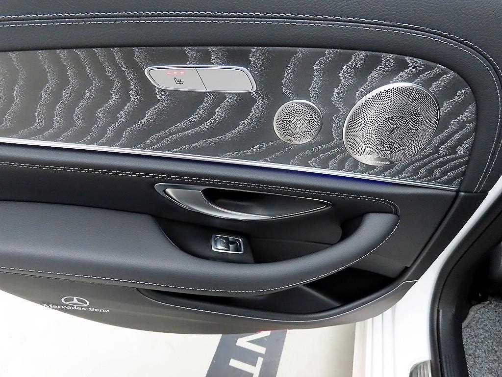 Mercedes Benz E class - Vista 12