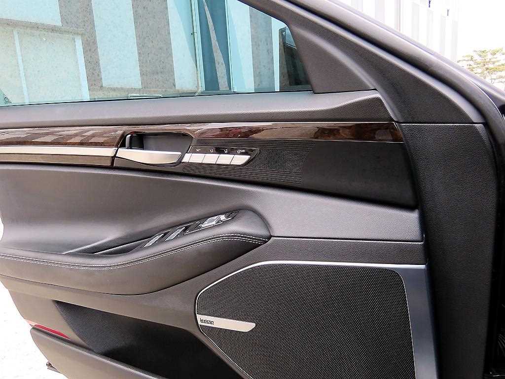Genesis G90 - Vista 11