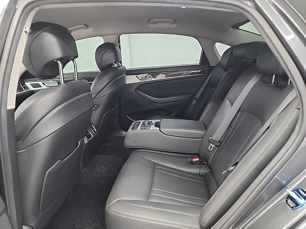 Genesis G80 - Vista 12