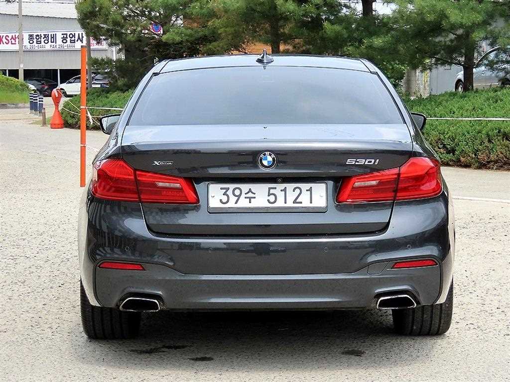 BMW 5 Series - Vista 4