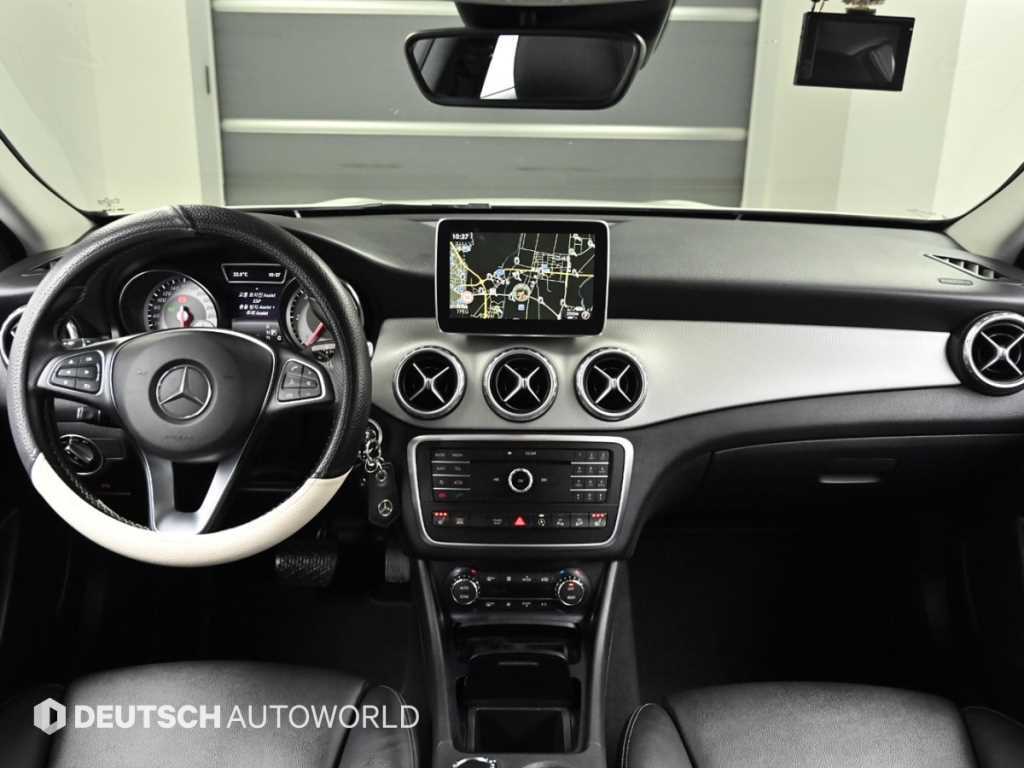 Mercedes Benz GLA Class - Vista 7