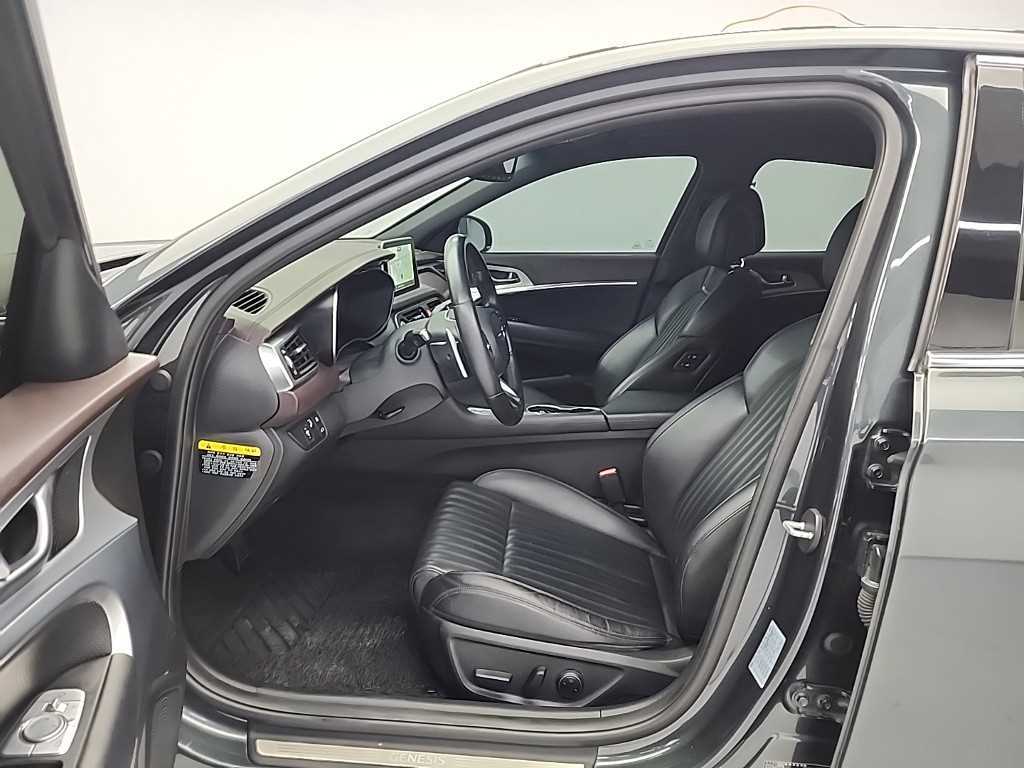 Genesis G70 - Vista 11