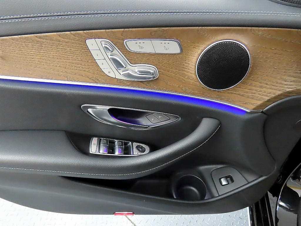 Mercedes Benz E class - Vista 11
