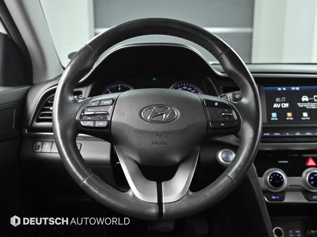 HYUNDAI Avante 2019 Blanco - Importación desde Corea - HF Imports Iquique - Foto 13