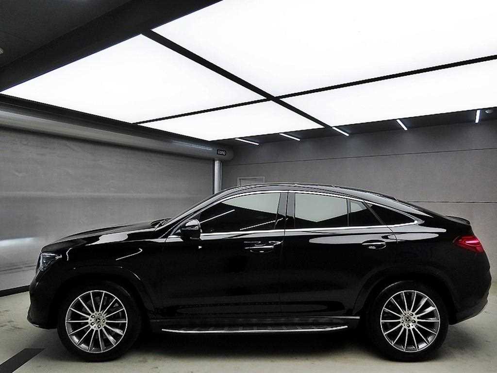 Mercedes Benz GLE Class - Vista 4