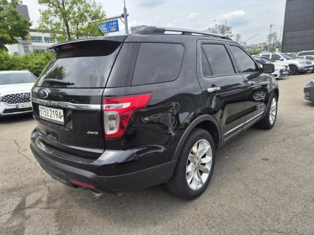 Ford Explorer - Vista 3