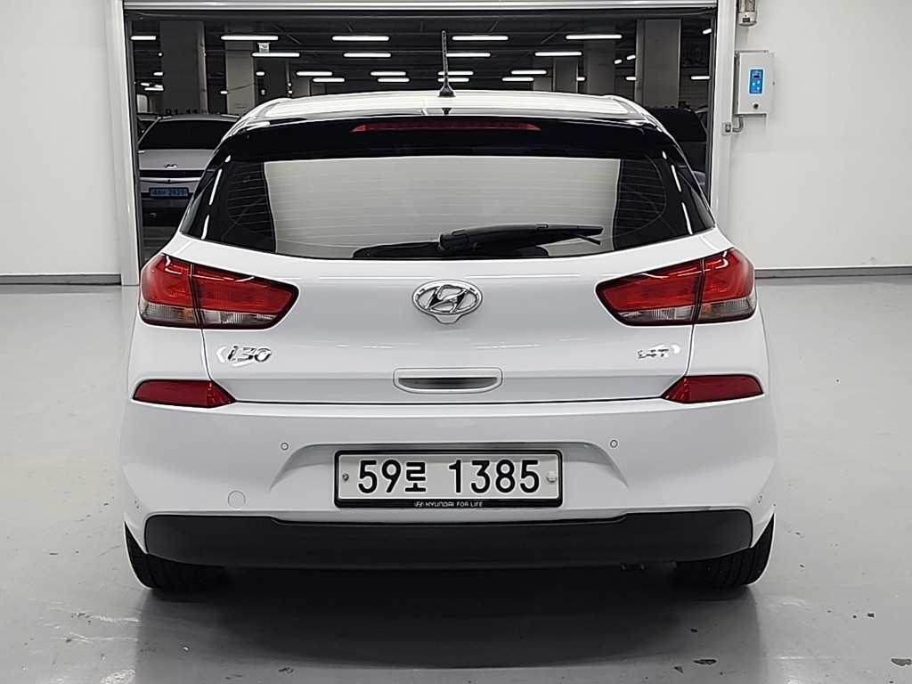 HYUNDAI i30 - Vista 3
