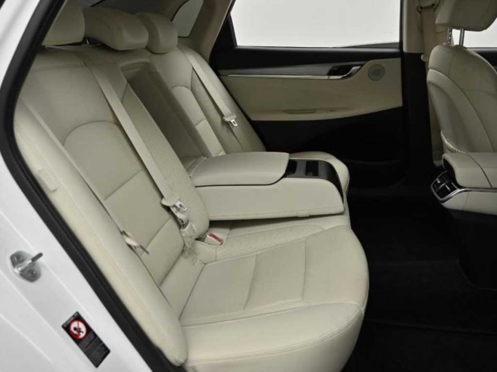 HYUNDAI Grandeur - Vista 12