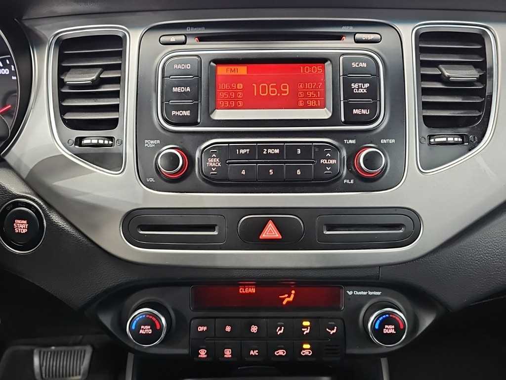 KIA Carens - Vista 10