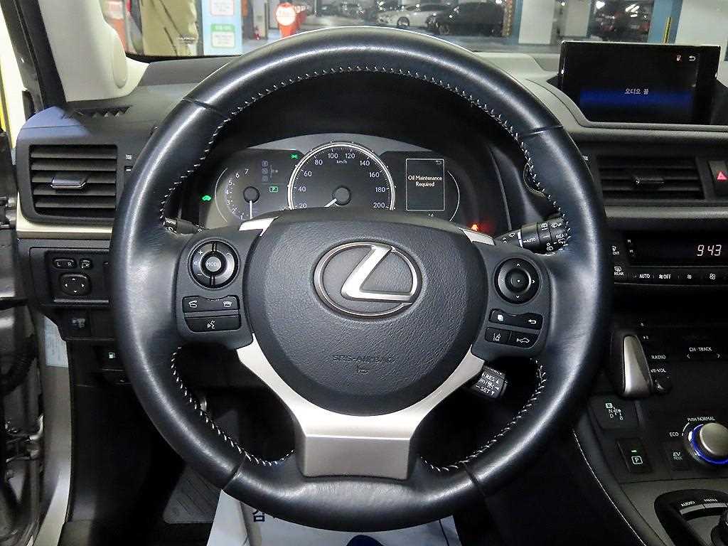 Lexus CT - Vista 8