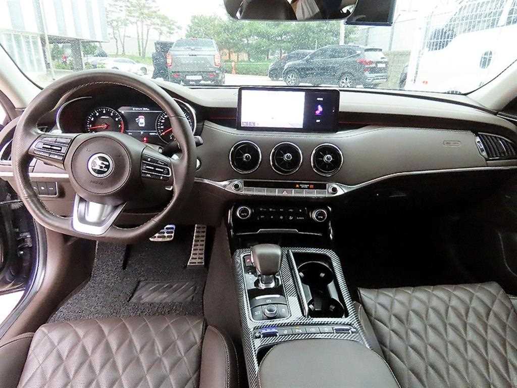 KIA Stinger - Vista 7