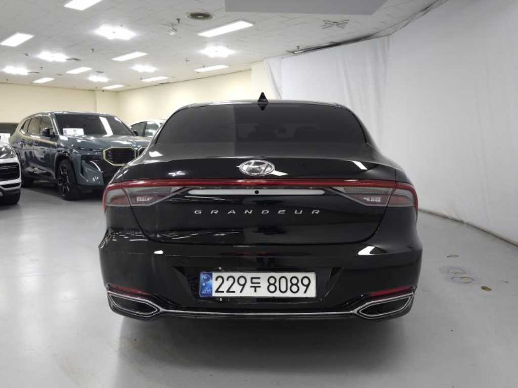 HYUNDAI Grandeur - Vista 5