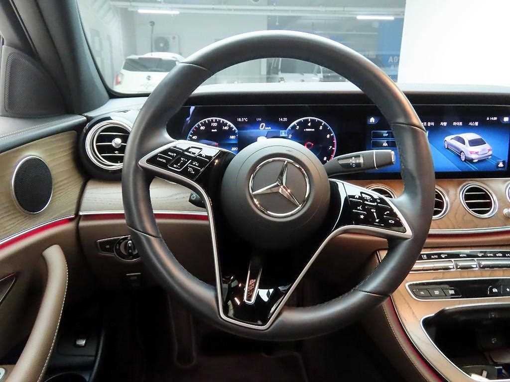Mercedes Benz E class - Vista 7