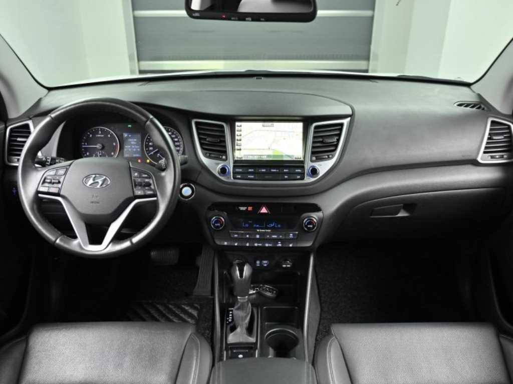 HYUNDAI Tucson - Vista 7