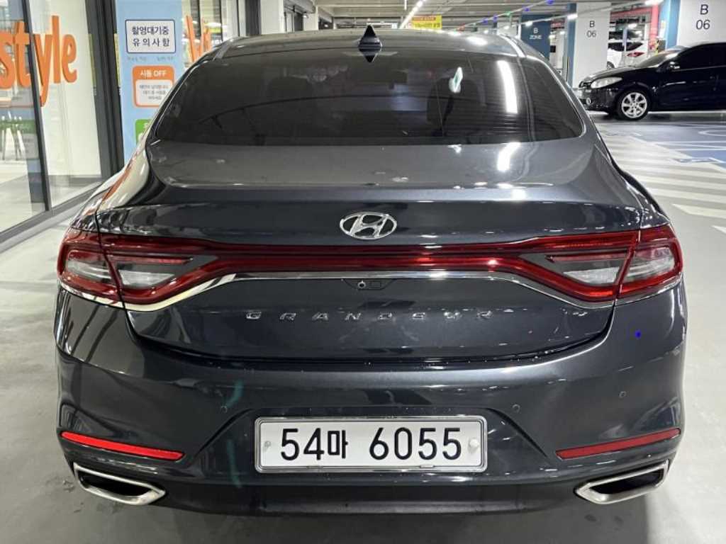 HYUNDAI Grandeur - Vista 5