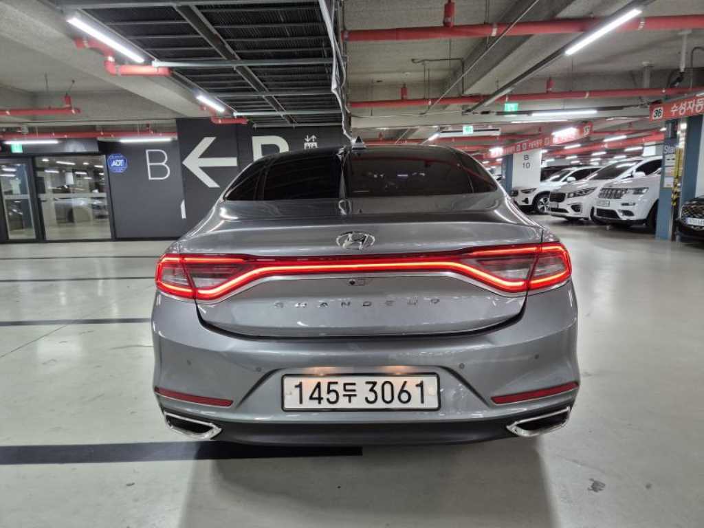 HYUNDAI Grandeur - Vista 4
