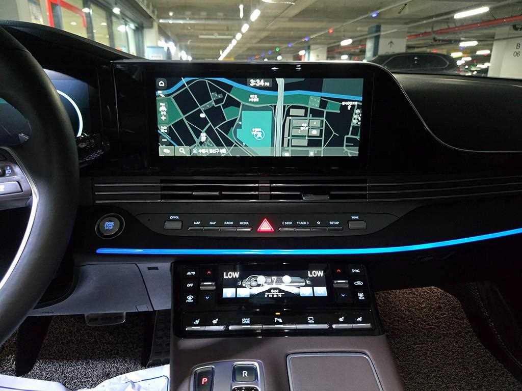 HYUNDAI Grandeur - Vista 11