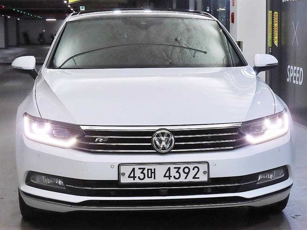 Volkswagen Passat 2018 Blanco - Importación desde Corea - HF Imports Iquique - Foto 1