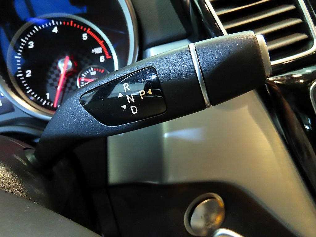 Mercedes Benz GLE Class - Vista 12