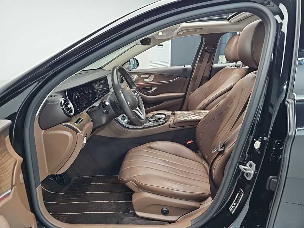 Mercedes Benz E class - Vista 11