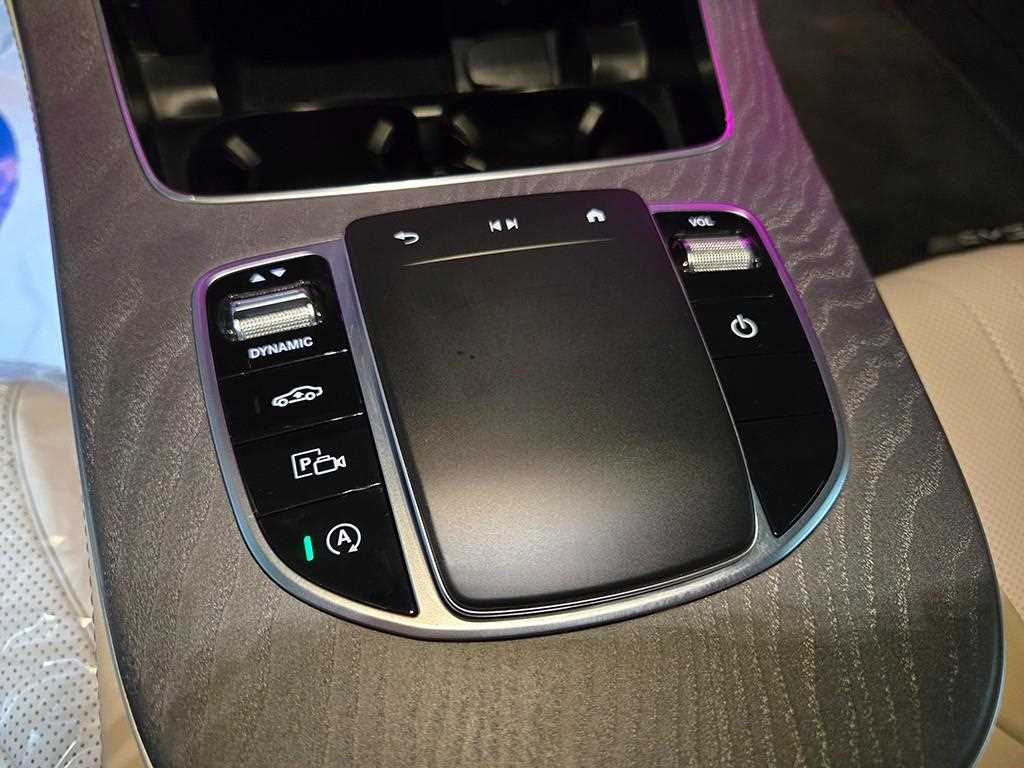 Mercedes Benz CLS Class - Vista 12