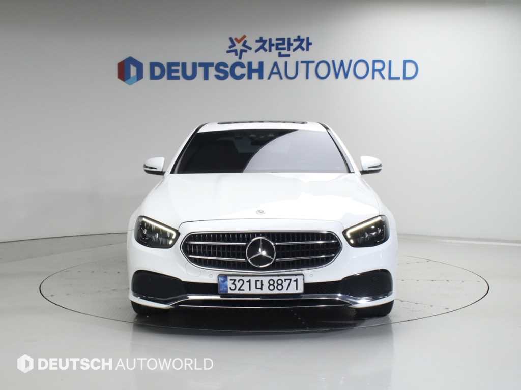 Mercedes Benz E class - Vista 3