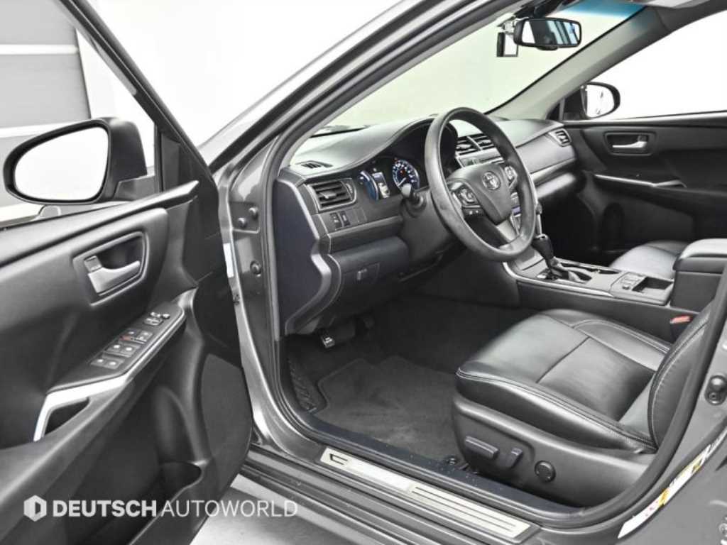 Toyota Camry - Vista 11