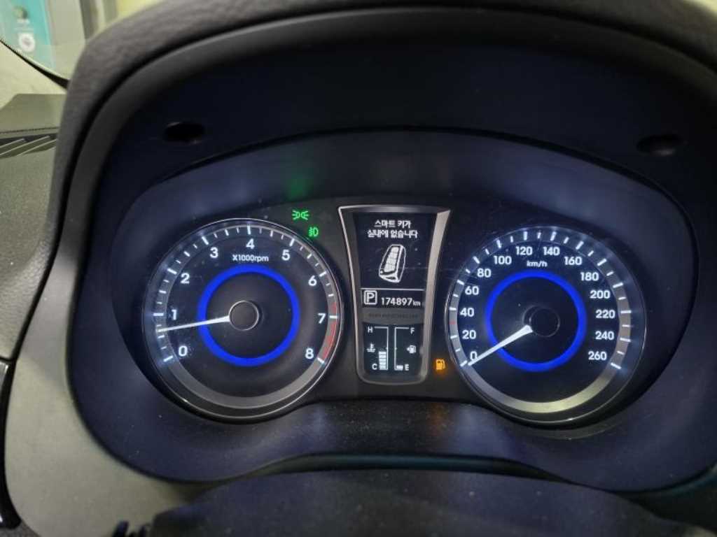 HYUNDAI Grandeur - Vista 6