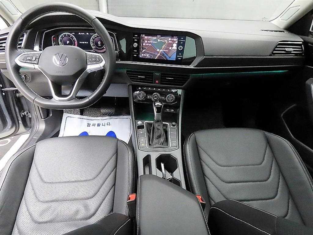 Volkswagen Jetta - Vista 7