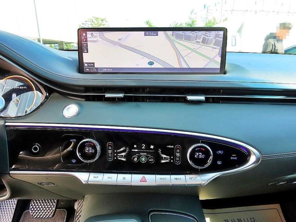 Genesis GV70 - Vista 12
