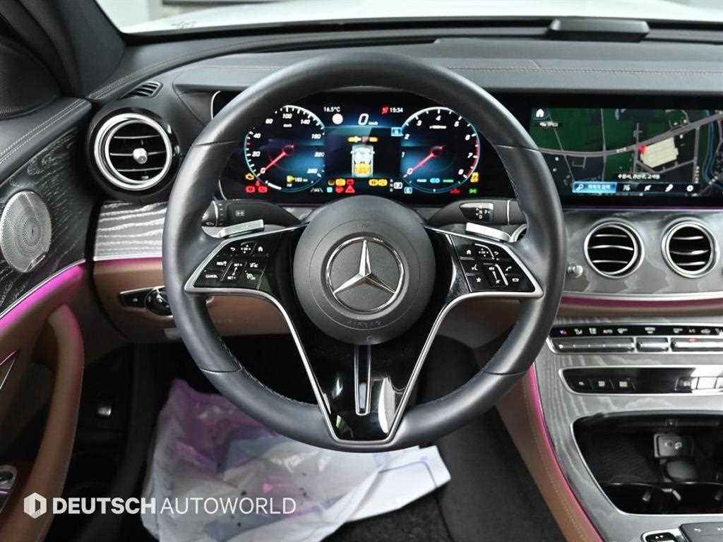 Mercedes Benz E class - Vista 12