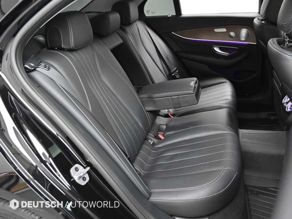 Mercedes Benz E class - Vista 12