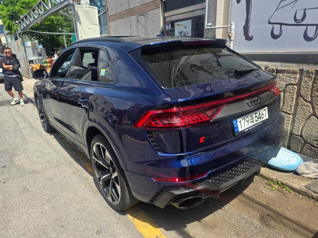 Audi RSQ8 - Vista 5