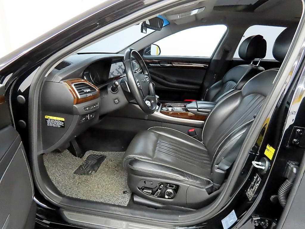 Genesis EQ900 - Vista 5