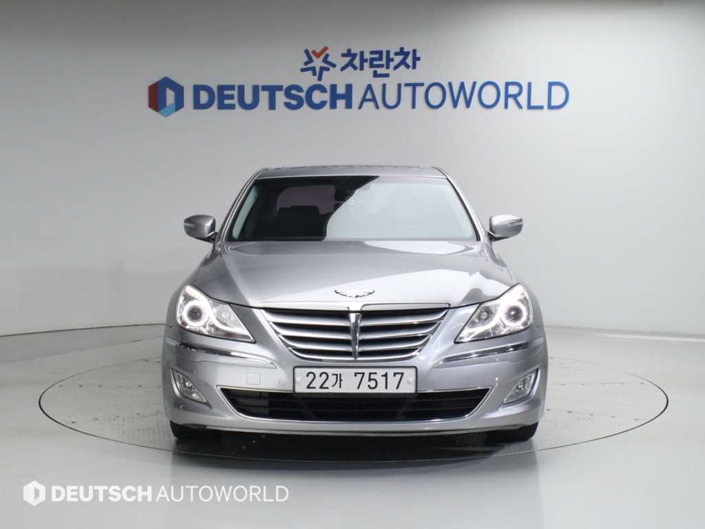 HYUNDAI Genesis - Vista 3